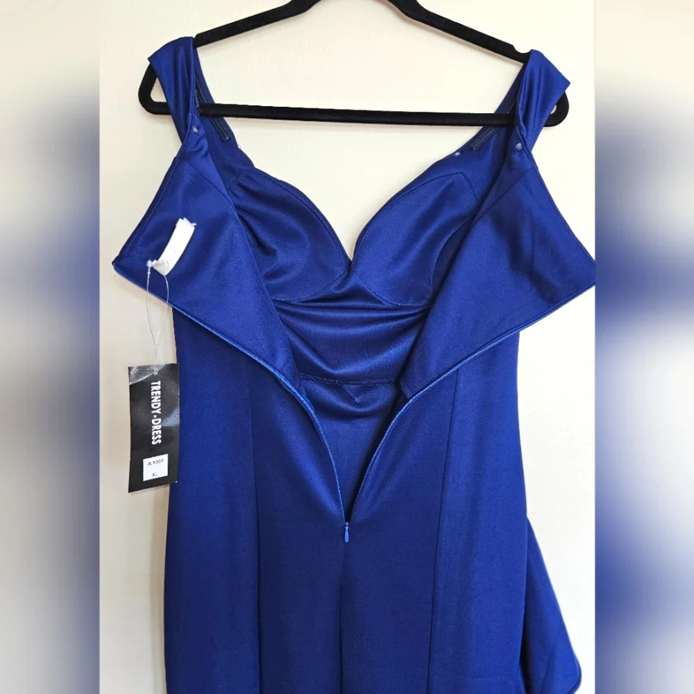 NWT Elegant Blue Evening Gown - Picture 6 of 9